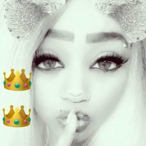 Meet your Posher, Queenie trey